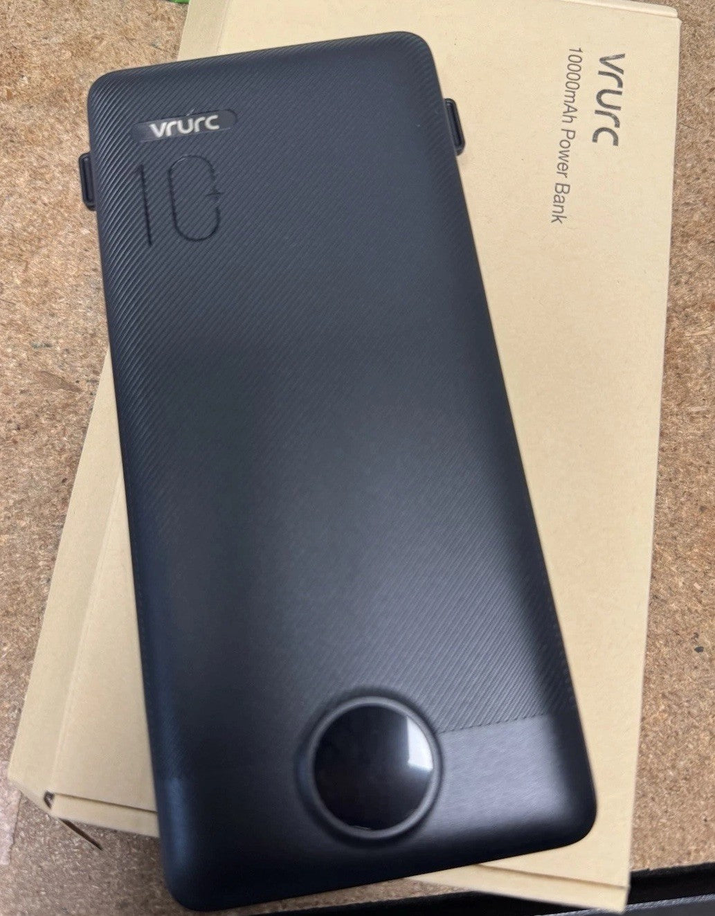 (4Wp)Black VRURC 10000Mah Power Bank Portable Charger Built-In Cables & AC Plug