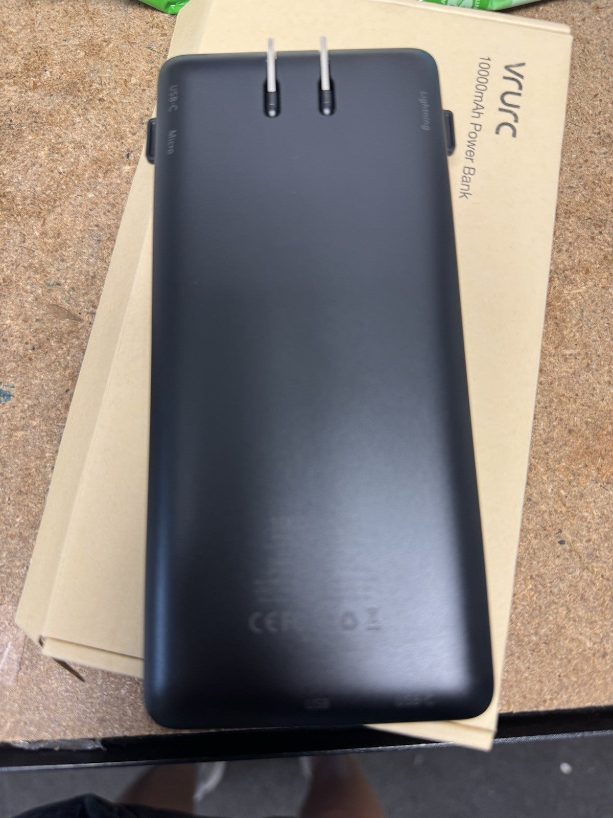 (4Wp)Black VRURC 10000Mah Power Bank Portable Charger Built-In Cables & AC Plug